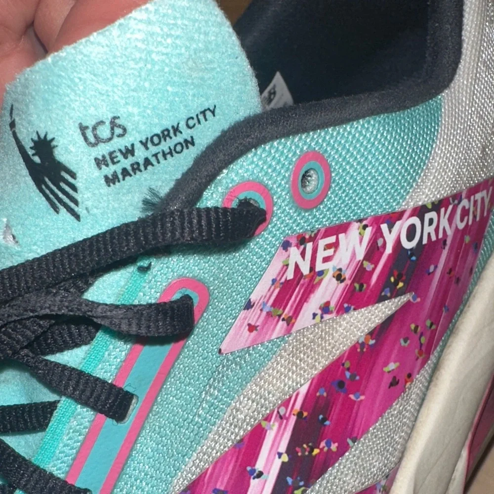 New Balance limited edition TCS NYC Marathon FuelCell SuperComp Elite v4 - Picture 8 of 10